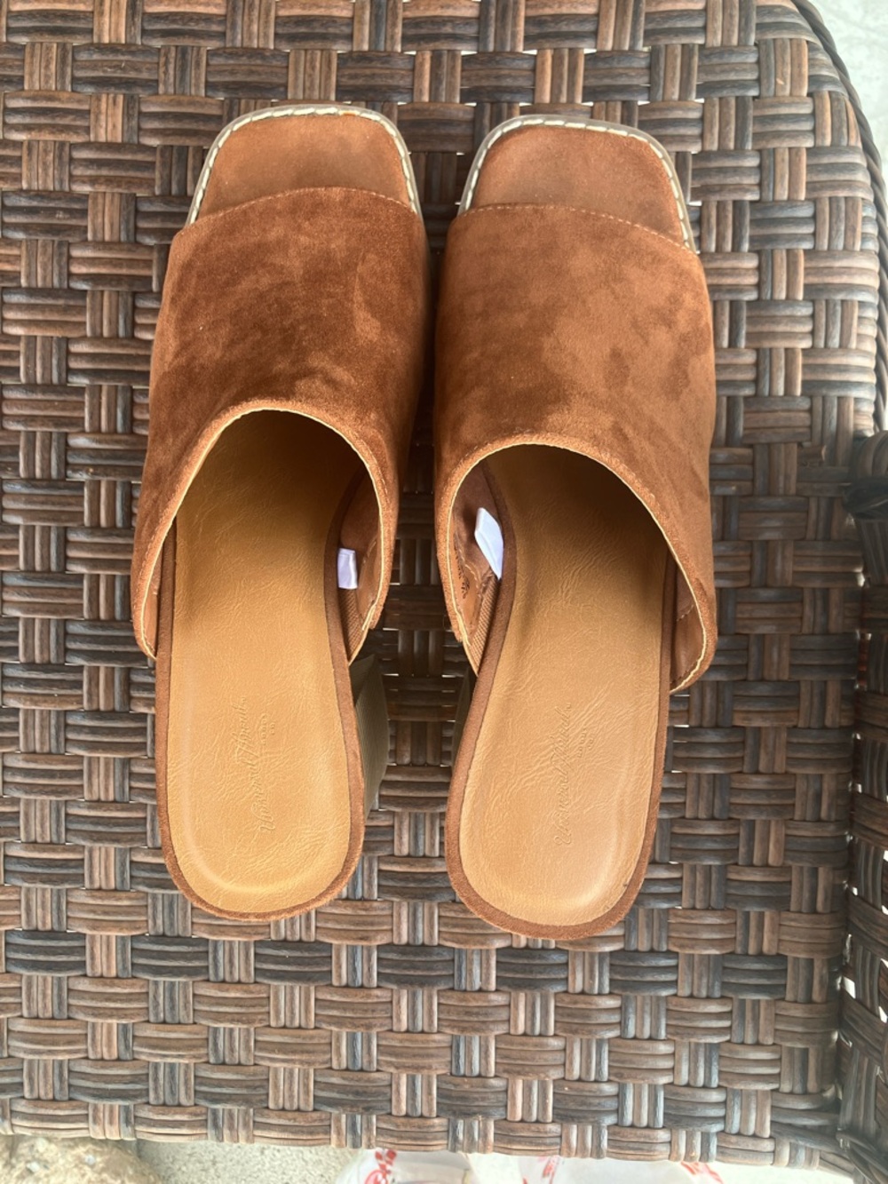 Universal Thread Tan Faux Suede Platform Mule Heels - Picture 4 of 6